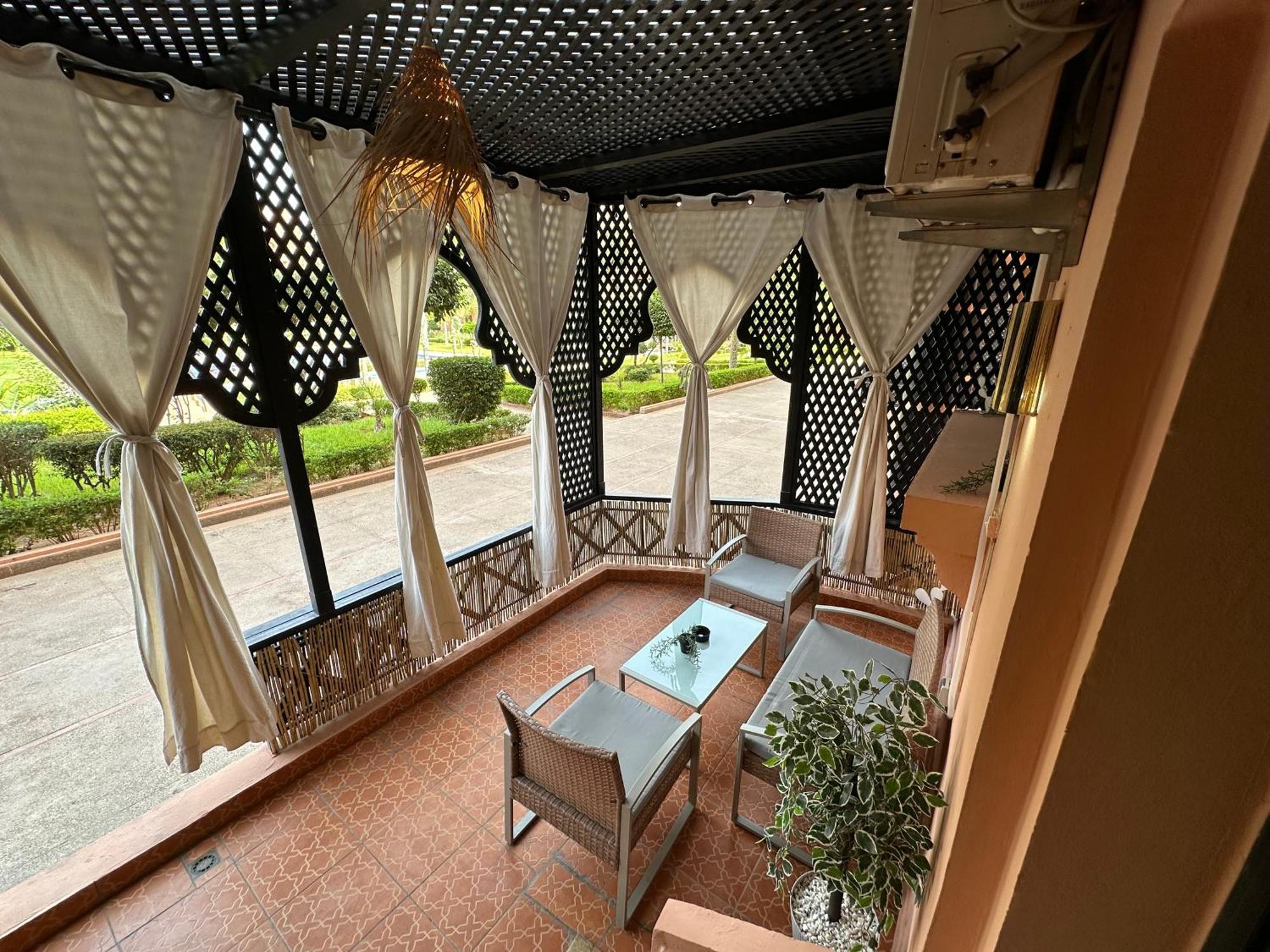 Oasis De Detente Avec Terrasse Et Vue Sur Piscine 马拉喀什 外观 照片